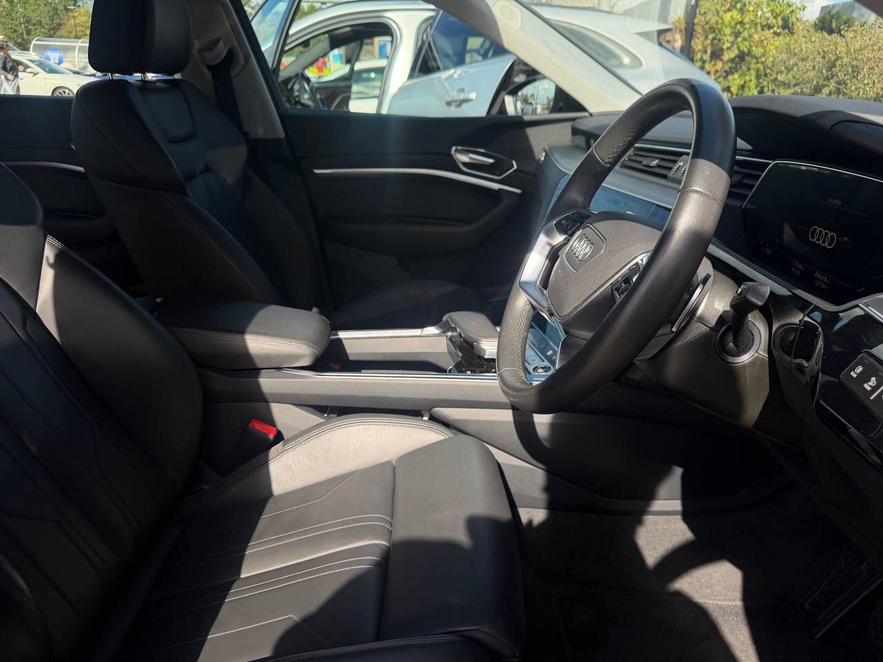 Audi E-Tron view 11