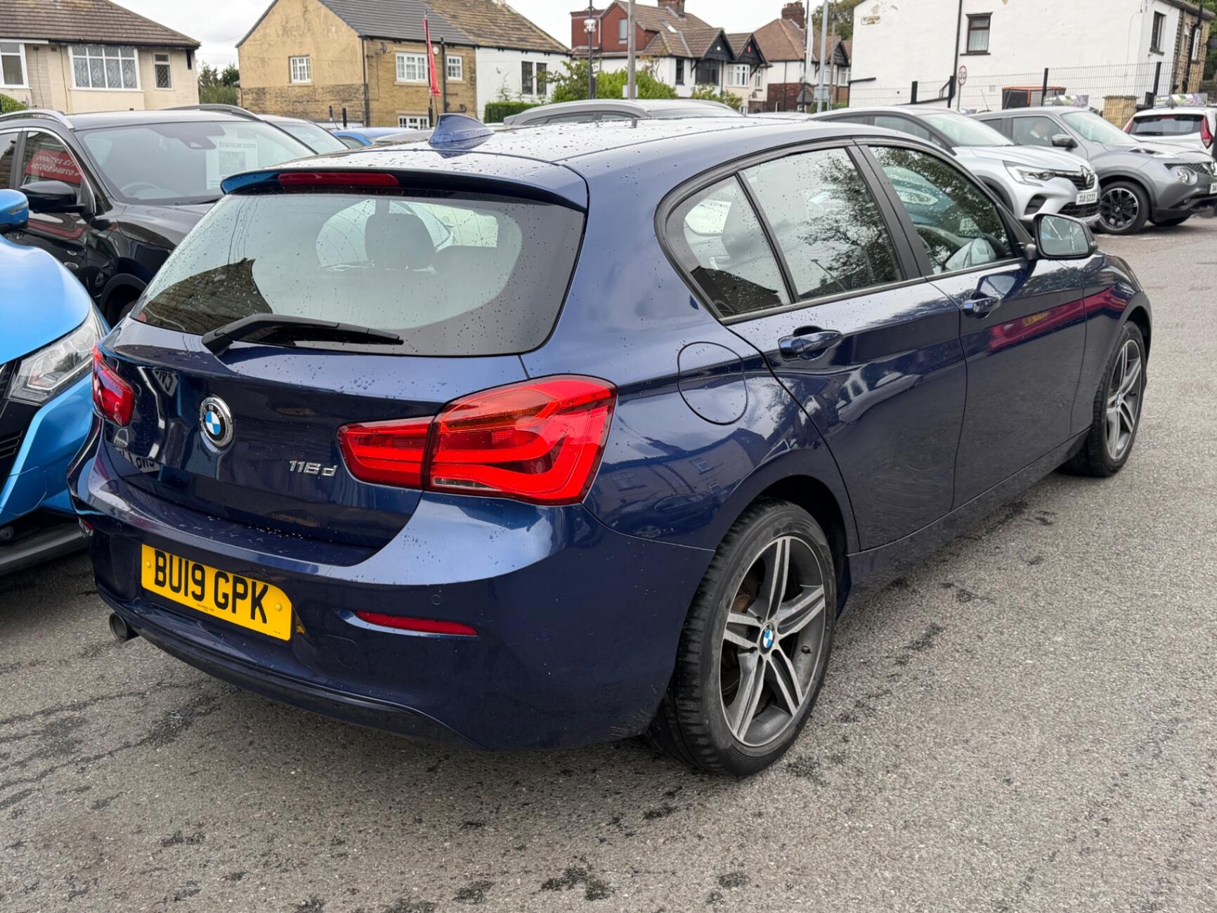 BMW 1 Series view 6