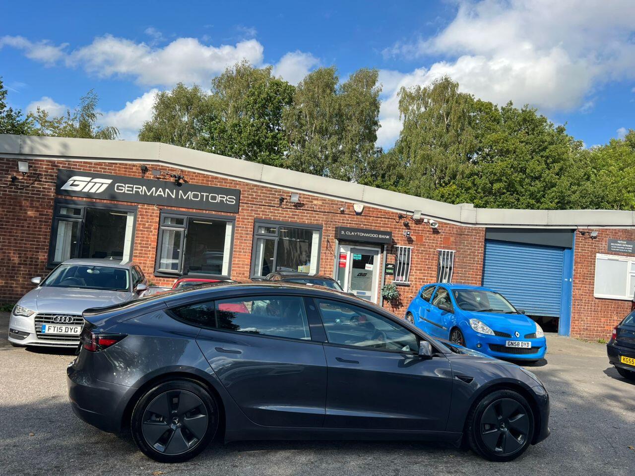 Tesla Model 3 view 8