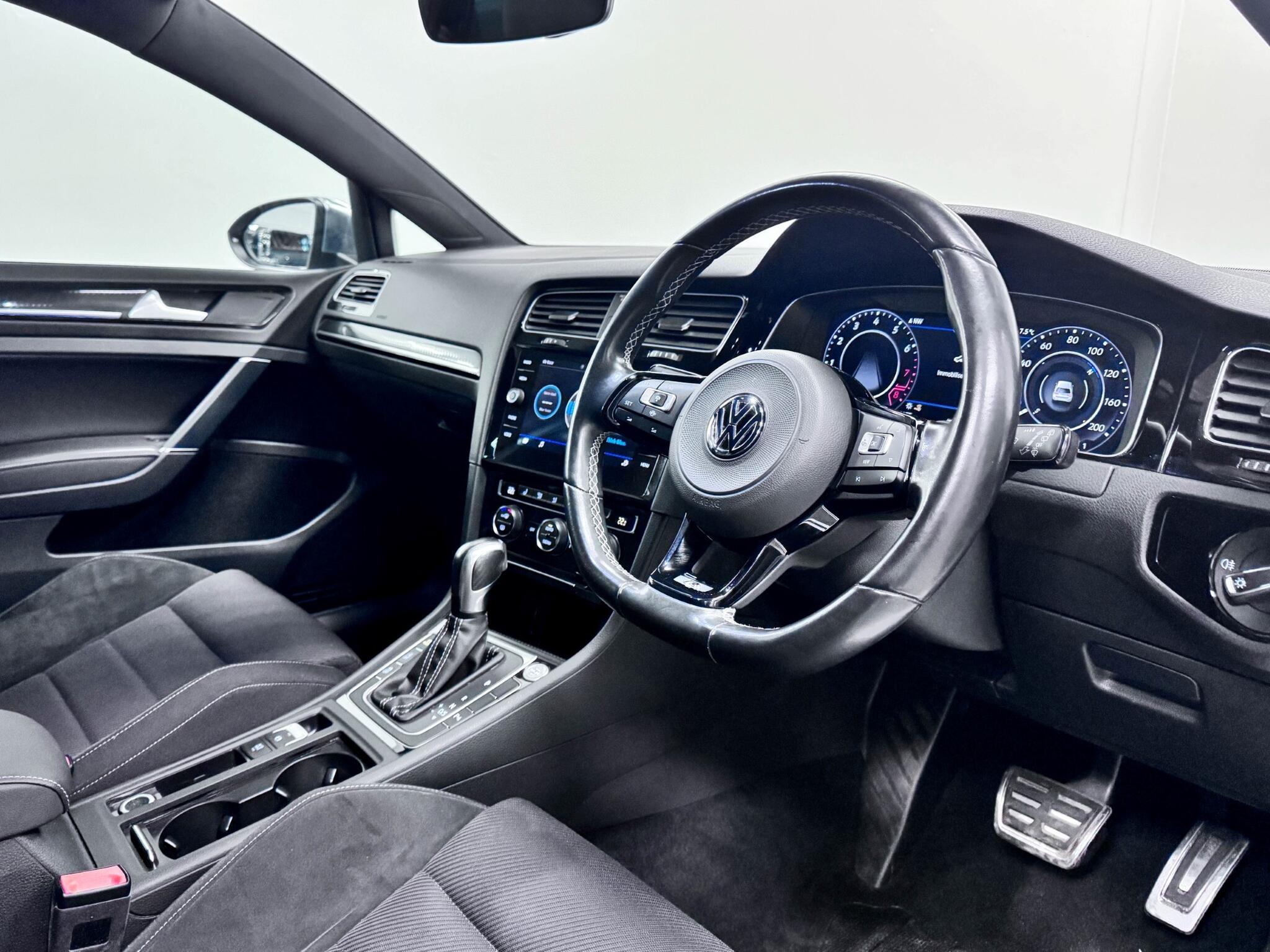 Volkswagen Golf view 16