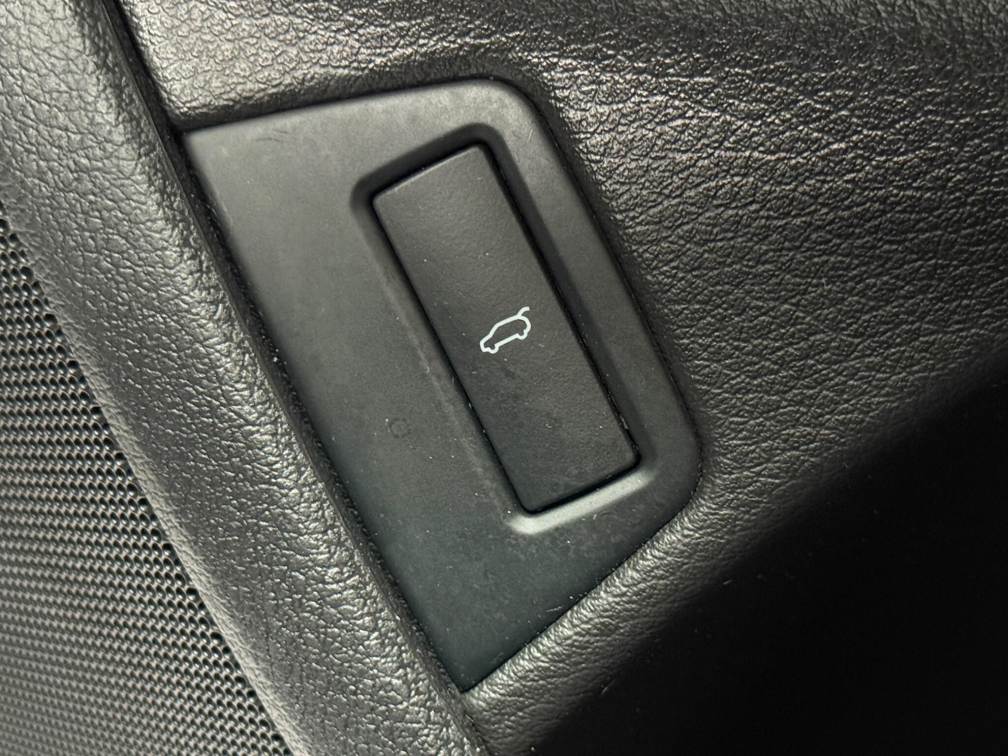 Audi Q7 - Image 86