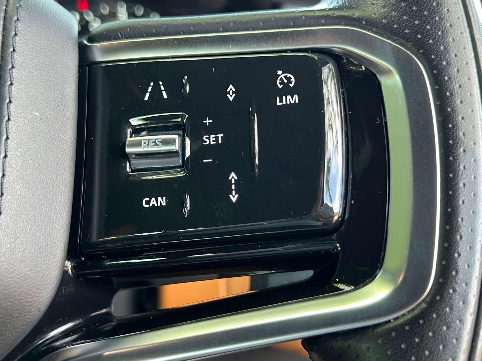 Land Rover Range Rover Velar view 51
