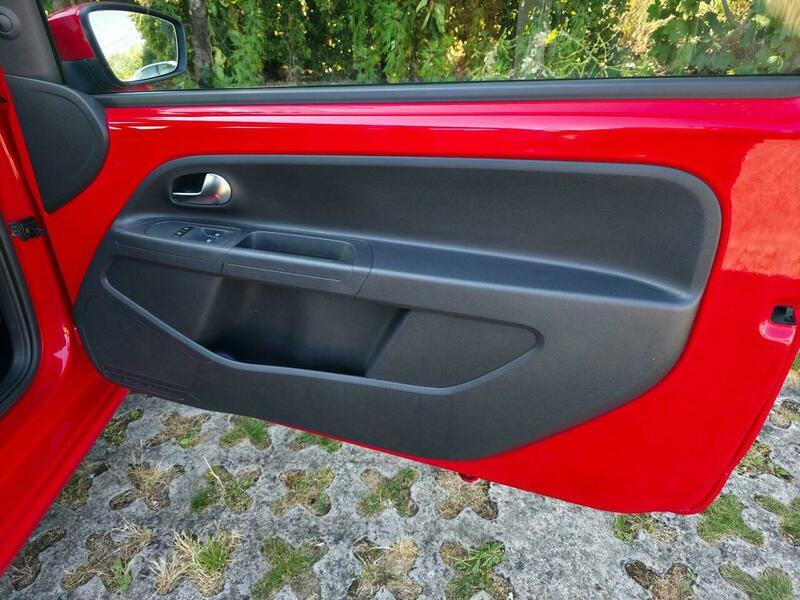Volkswagen Up! view 46