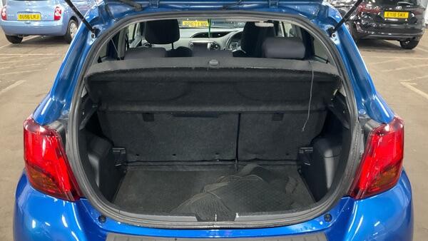 Toyota Yaris view 9