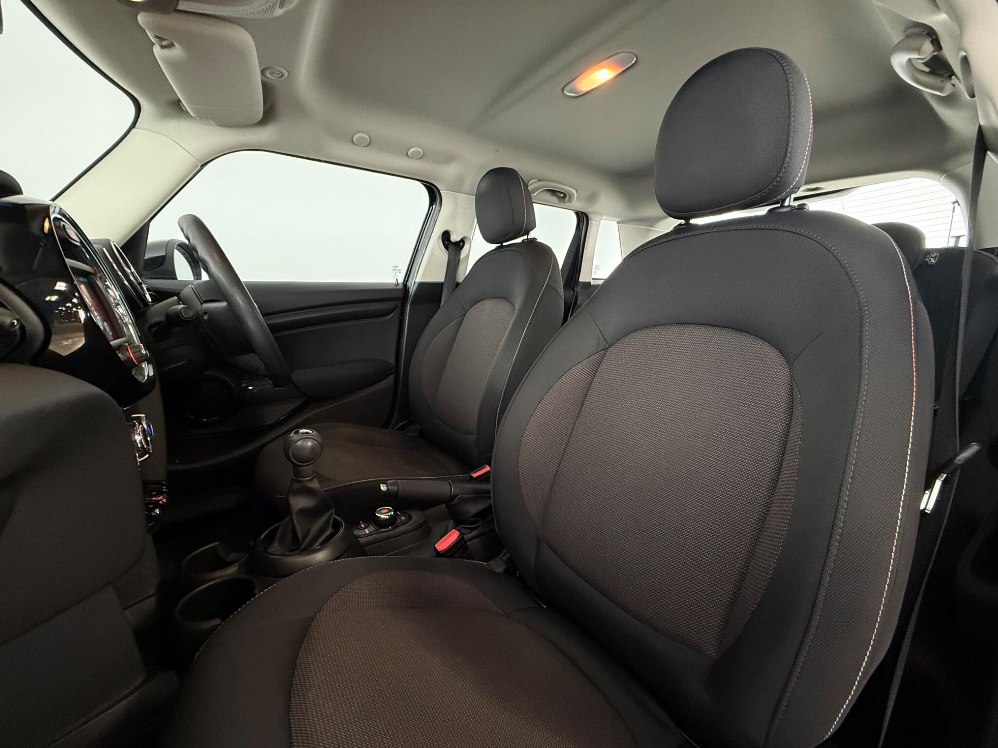 Mini Hatch view 28