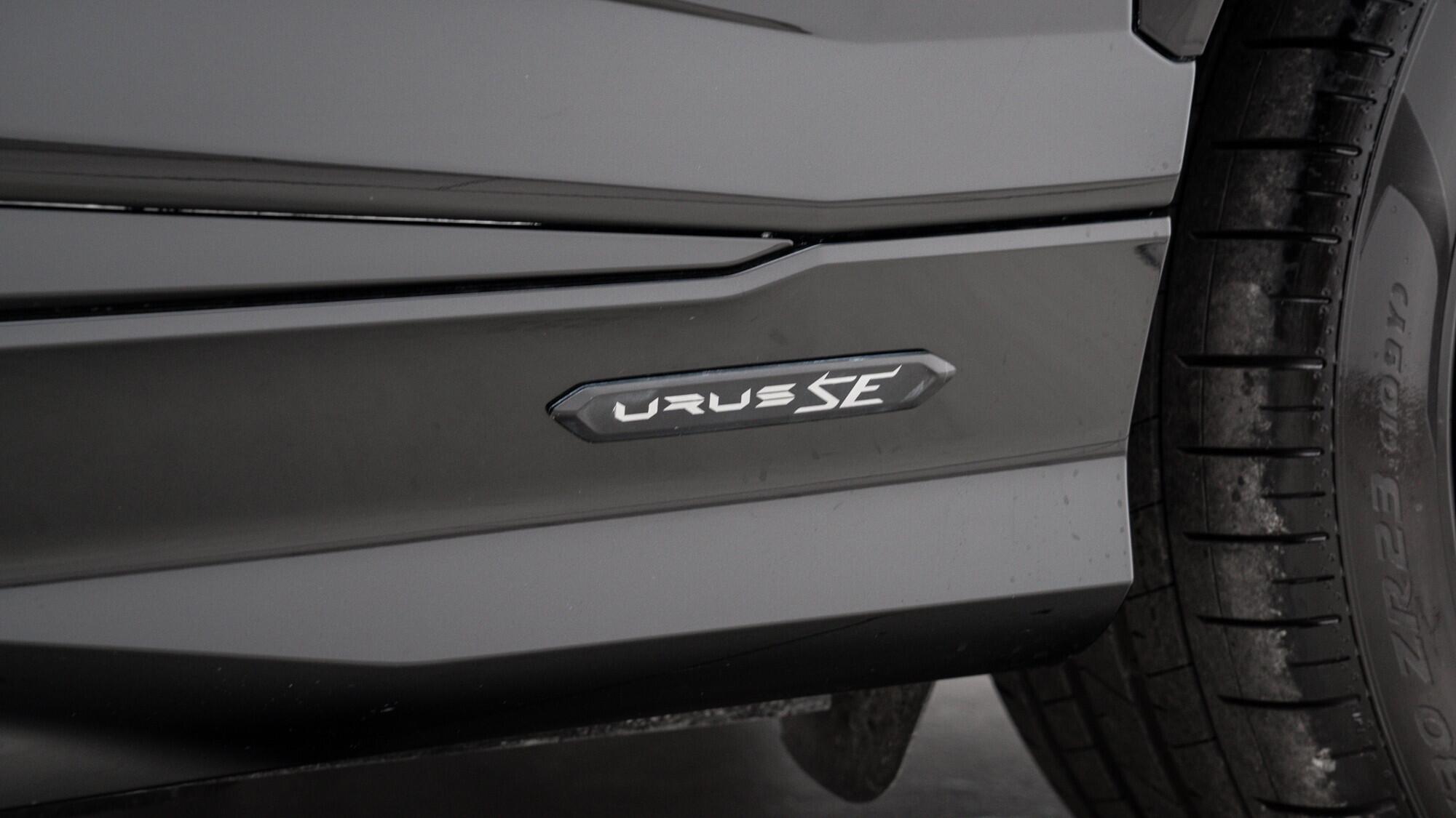 Lamborghini Urus view 13