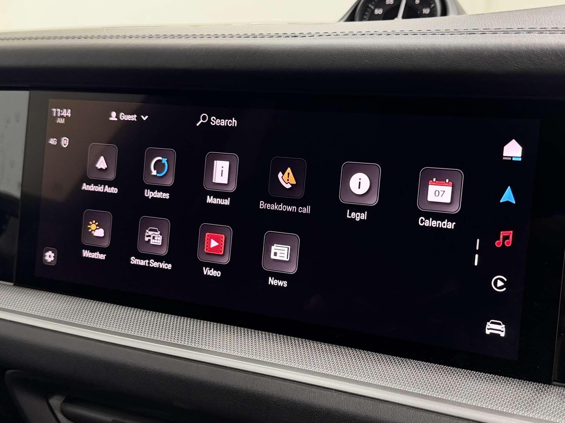 Porsche Cayenne view 57