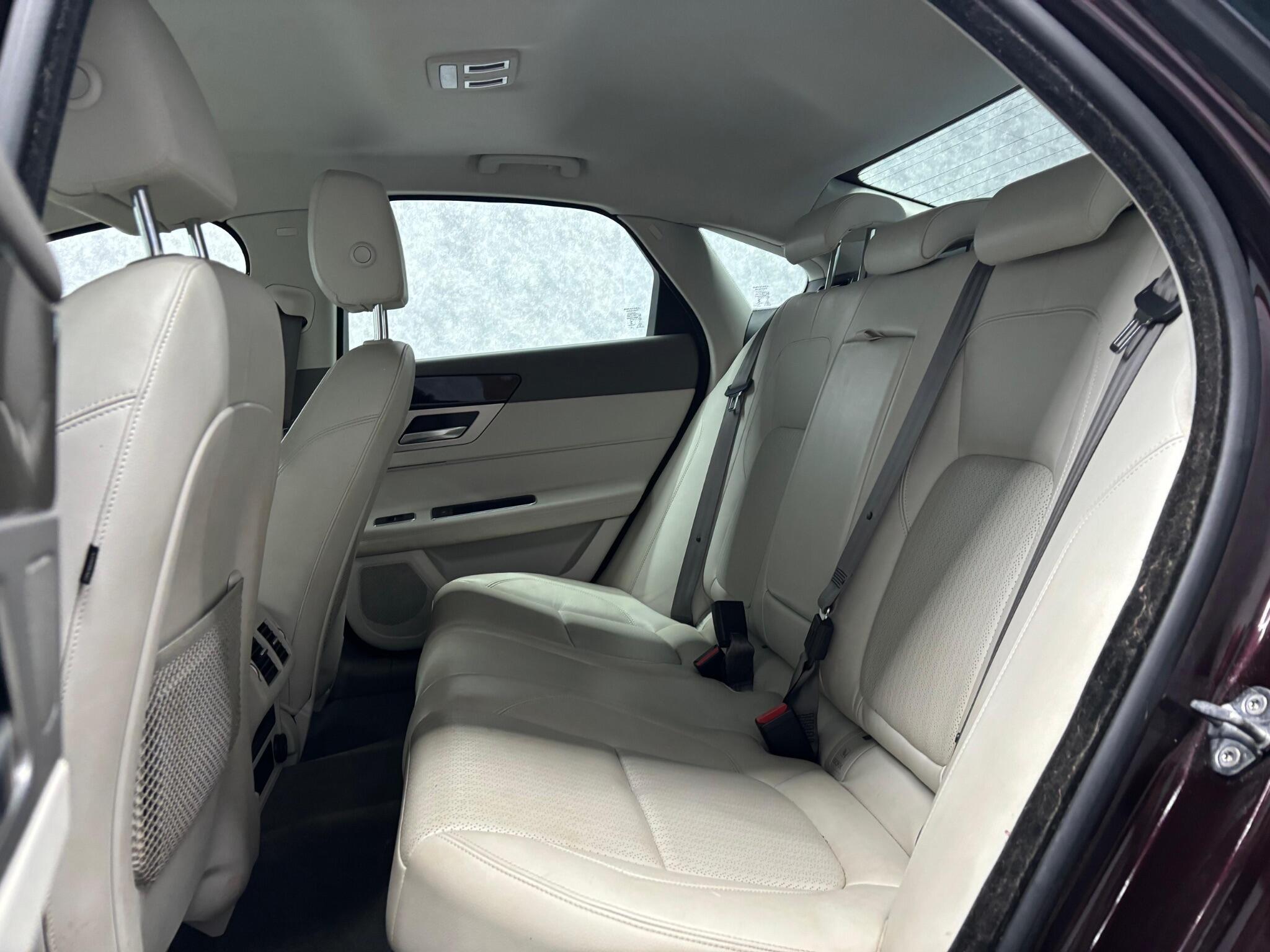 Jaguar XF view 6