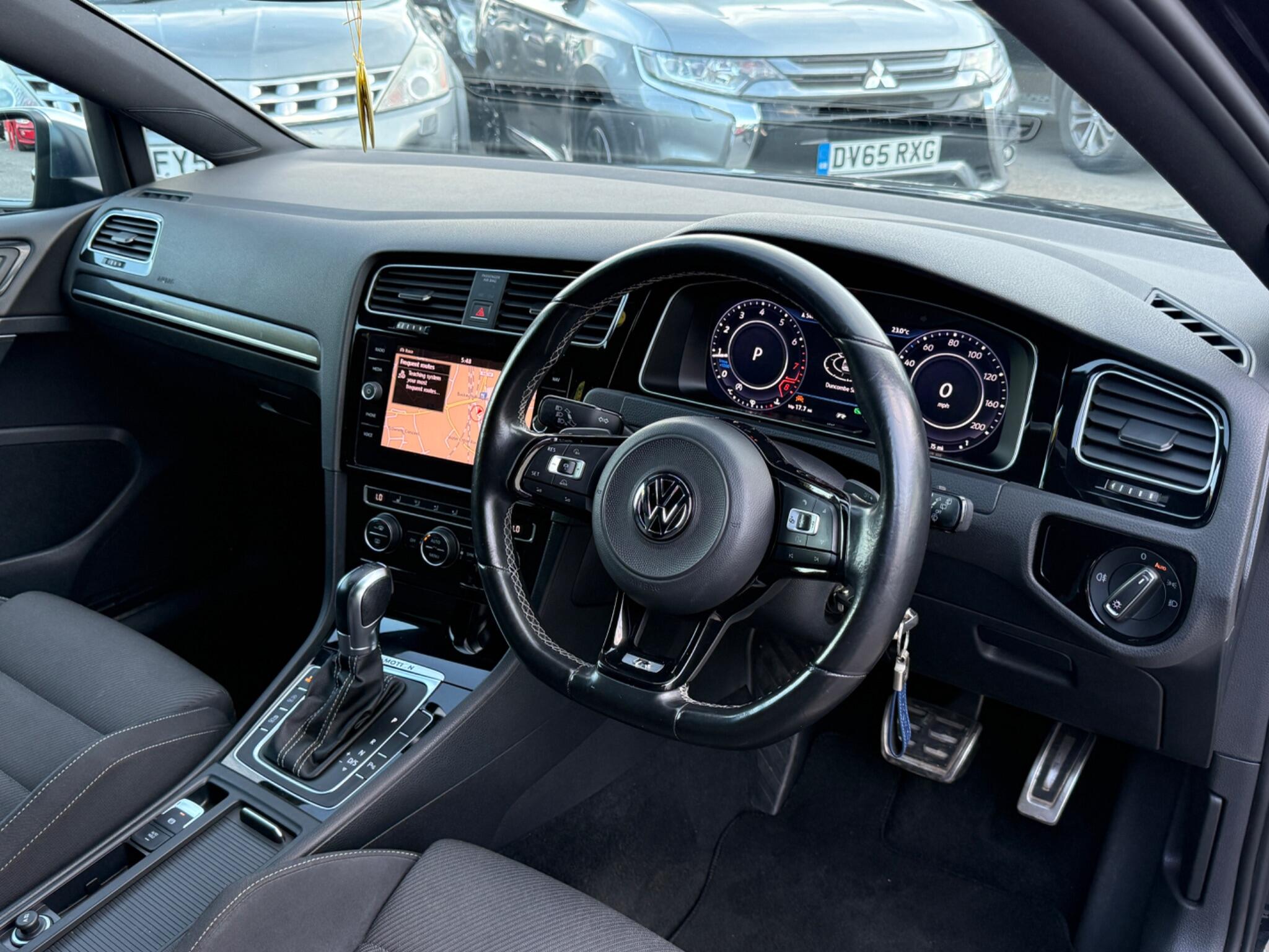 Volkswagen Golf - Image 29