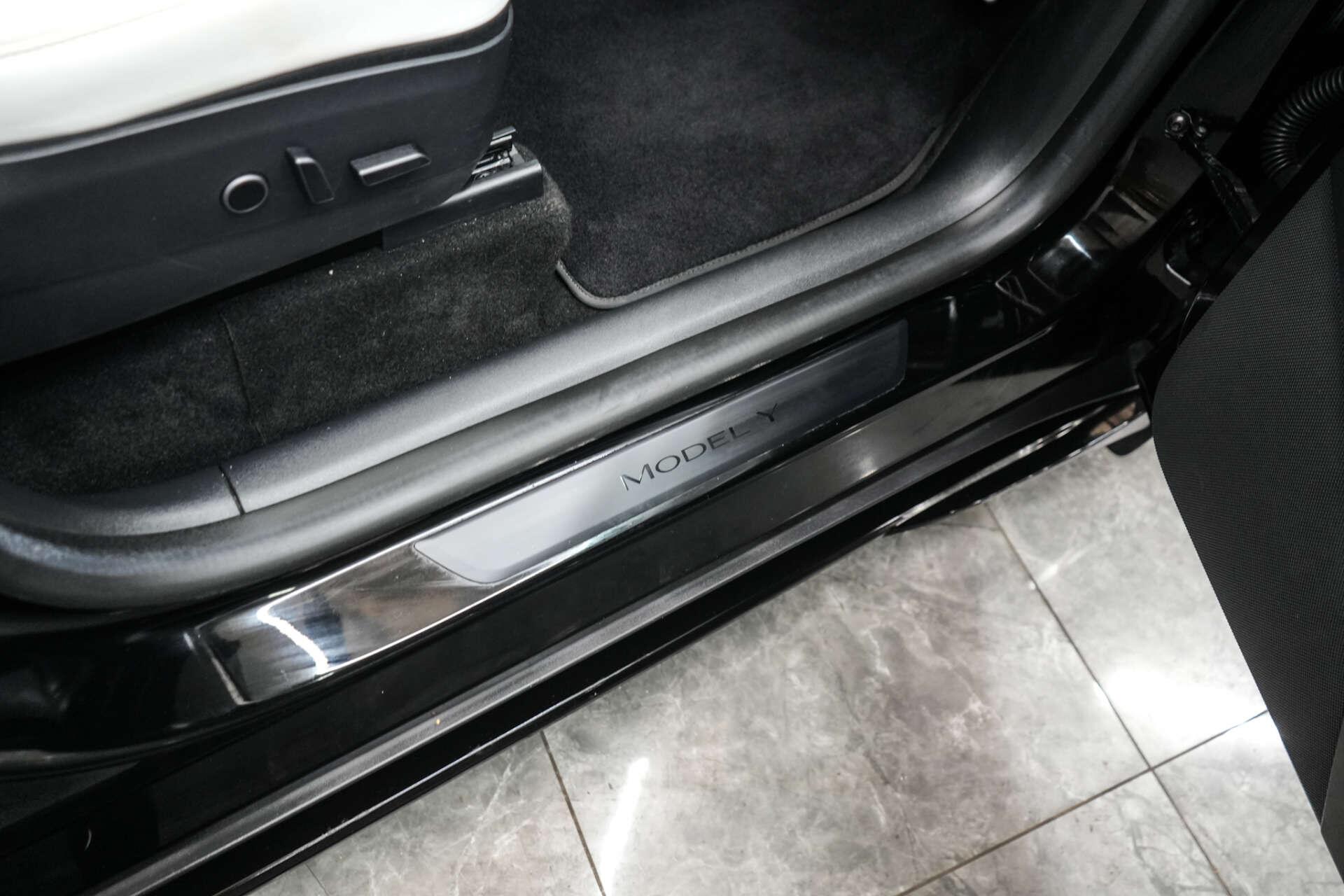 Tesla Model Y view 20