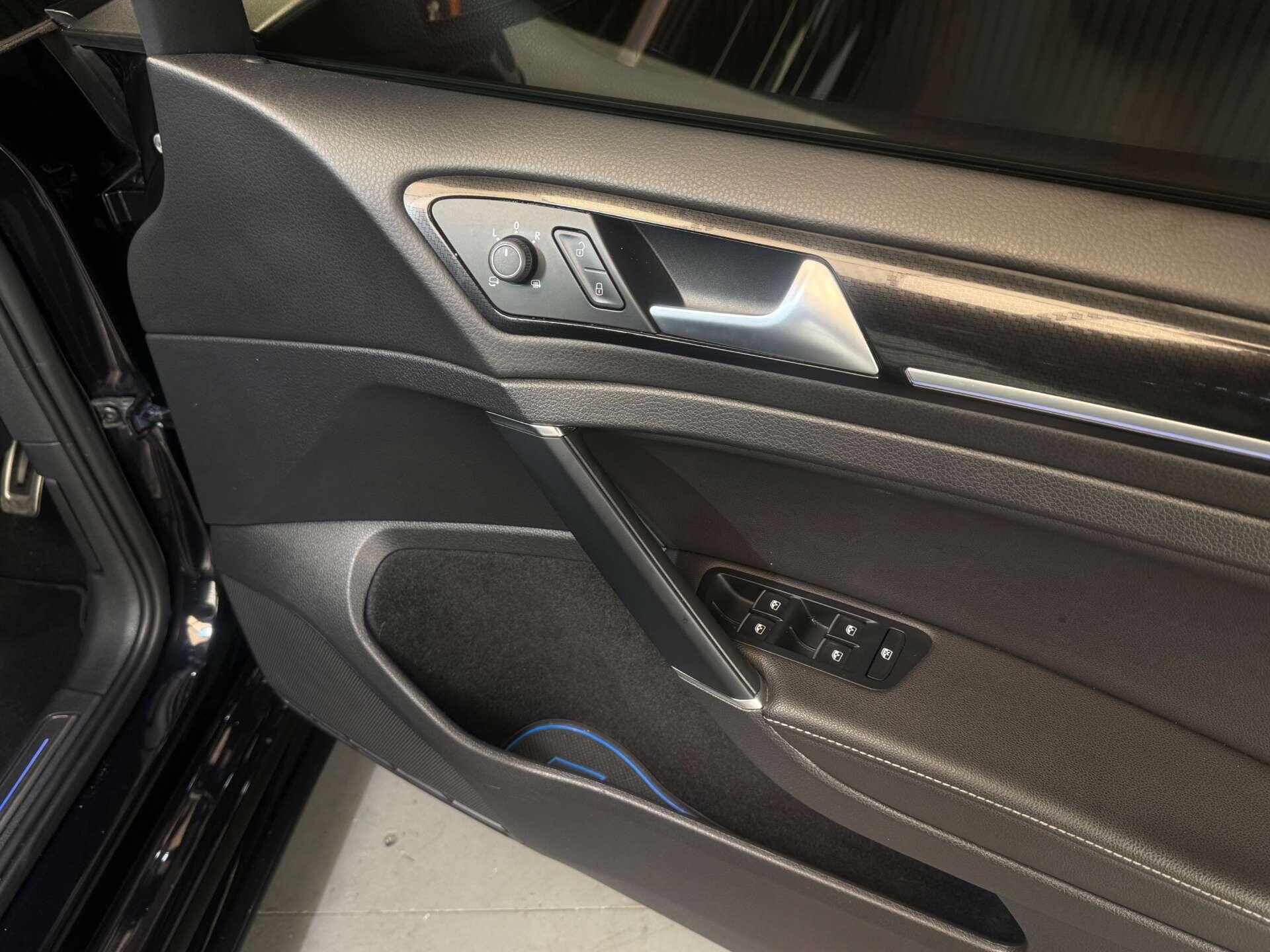 Volkswagen Golf view 19