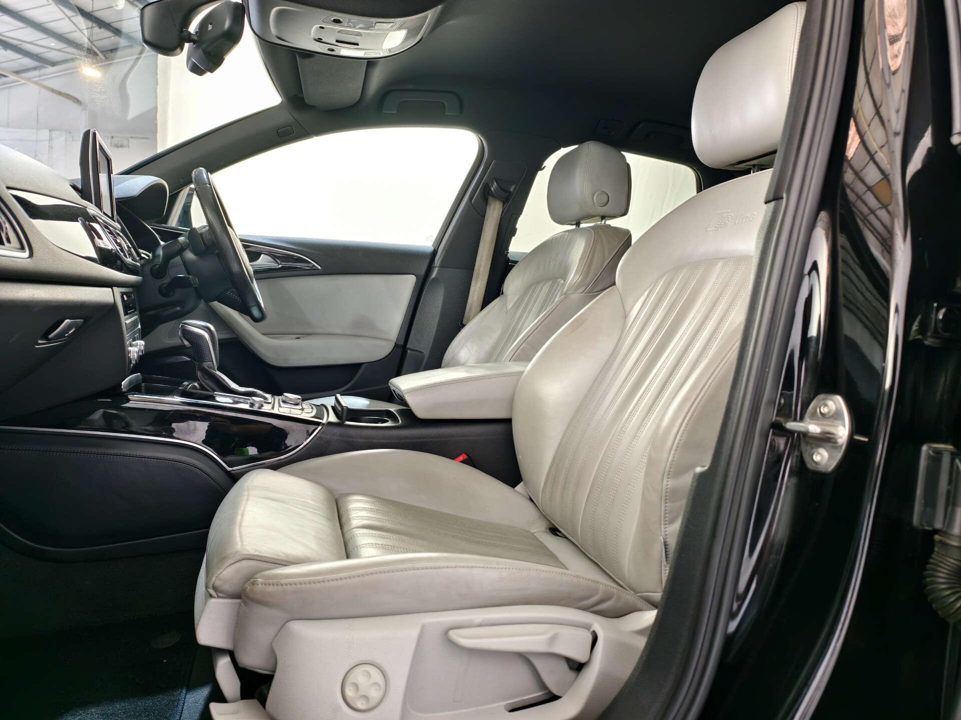Audi A6 Avant view 18