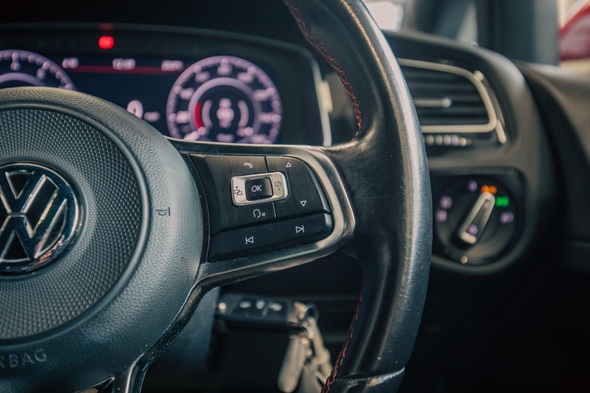 Volkswagen Golf view 10
