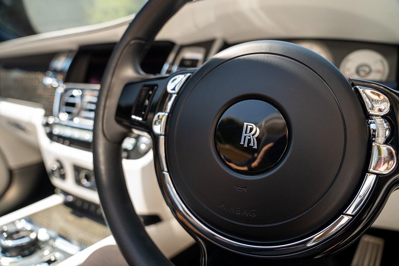 Rolls-Royce Dawn view 64