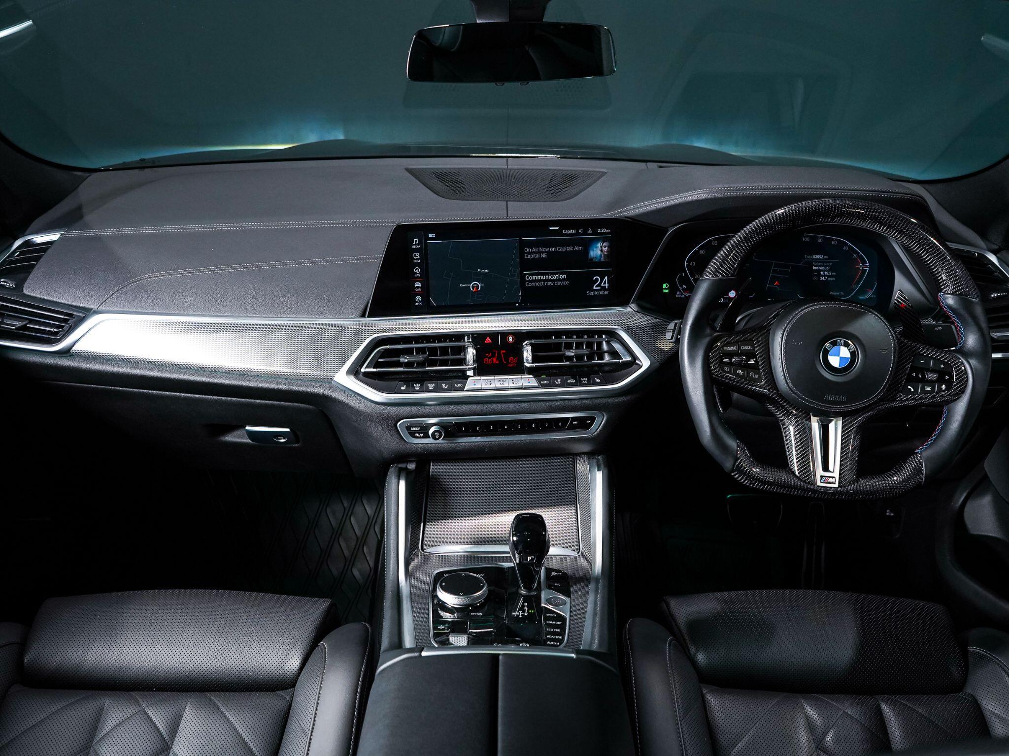 BMW X6 view 9