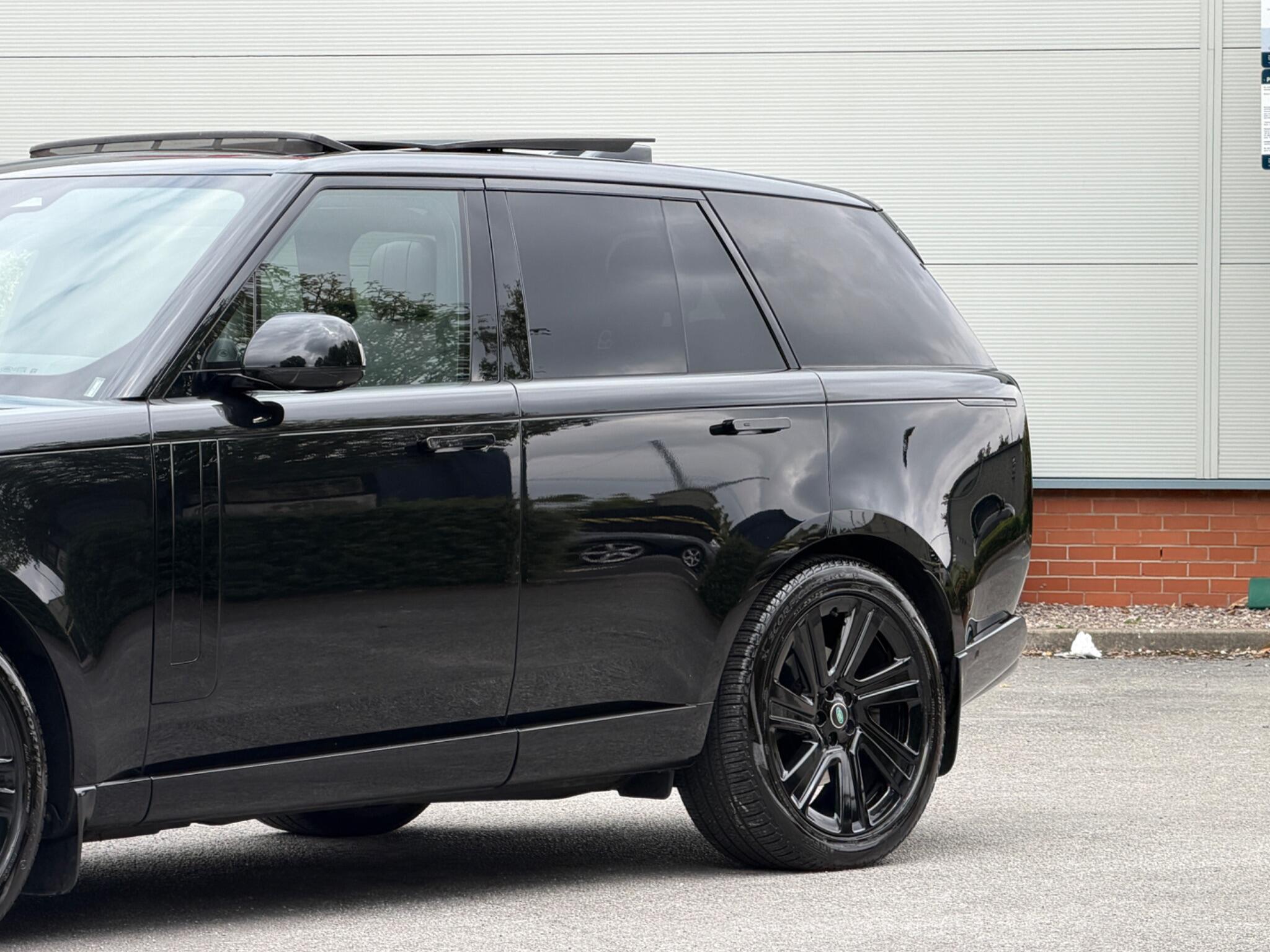 Land Rover Range Rover view 25