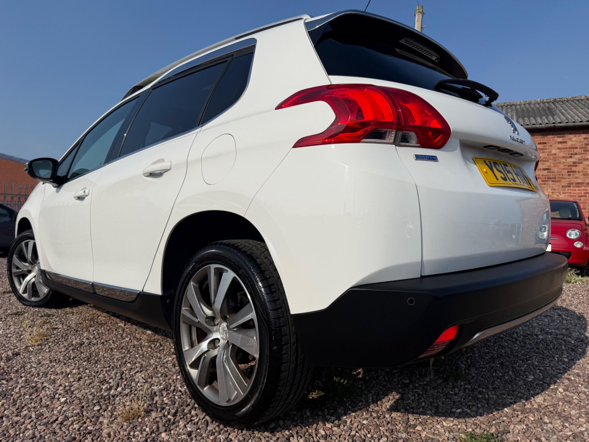Peugeot 2008 view 12