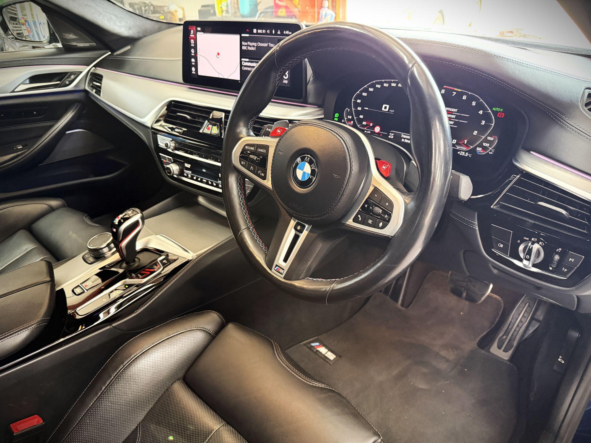 BMW M5 view 3