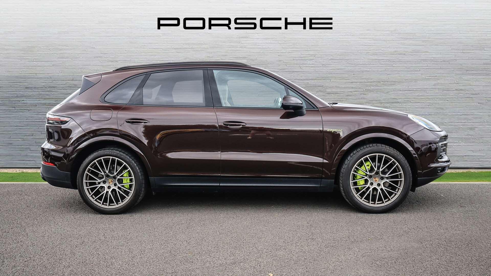 Porsche Cayenne view 7