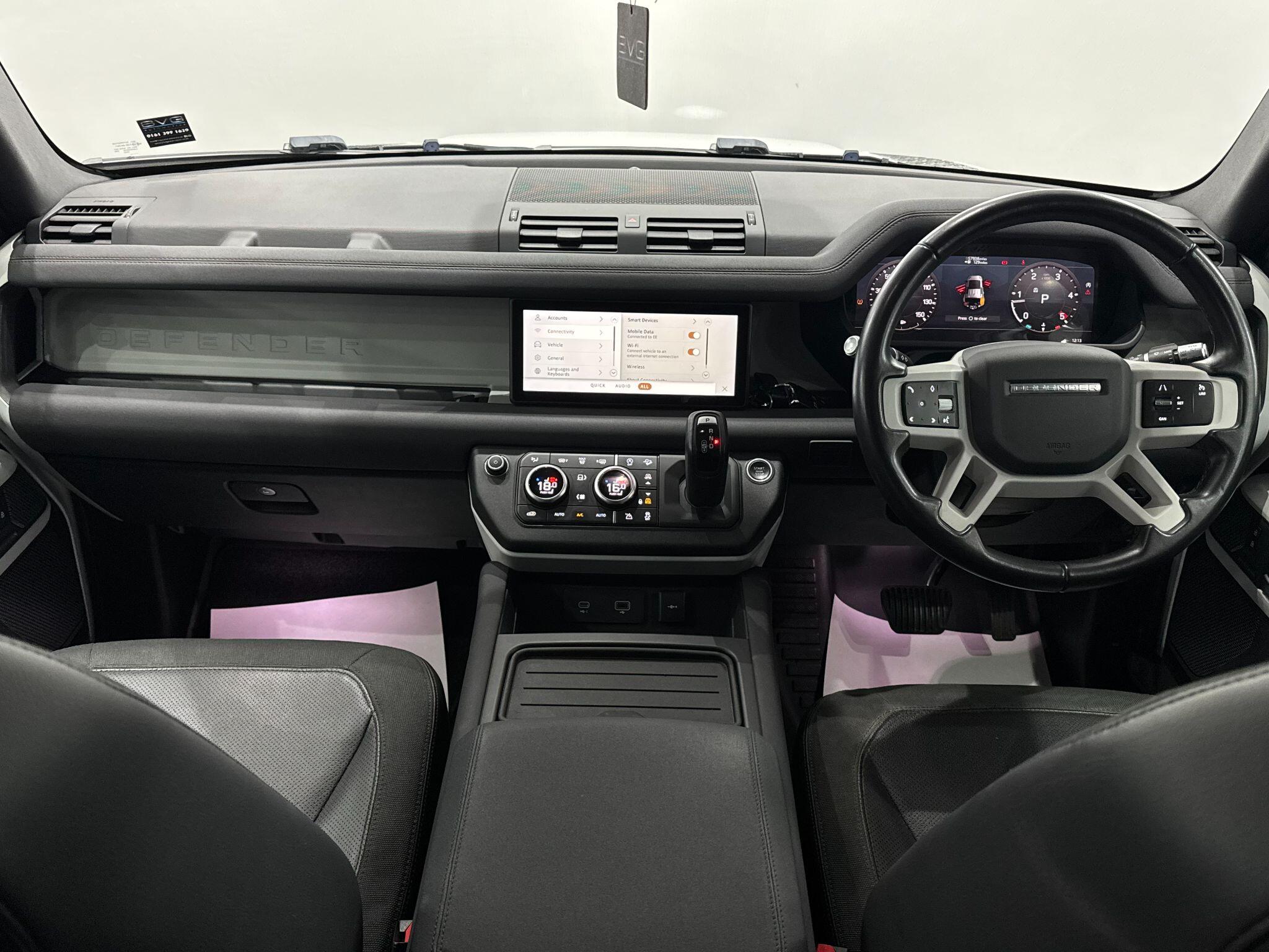 Land Rover Defender view 39
