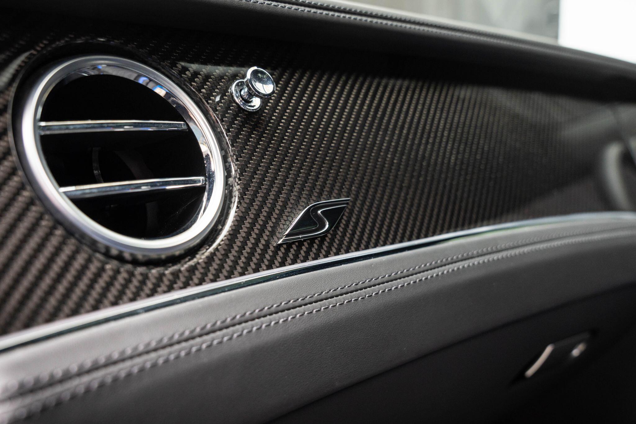 Bentley Flying Spur view 31