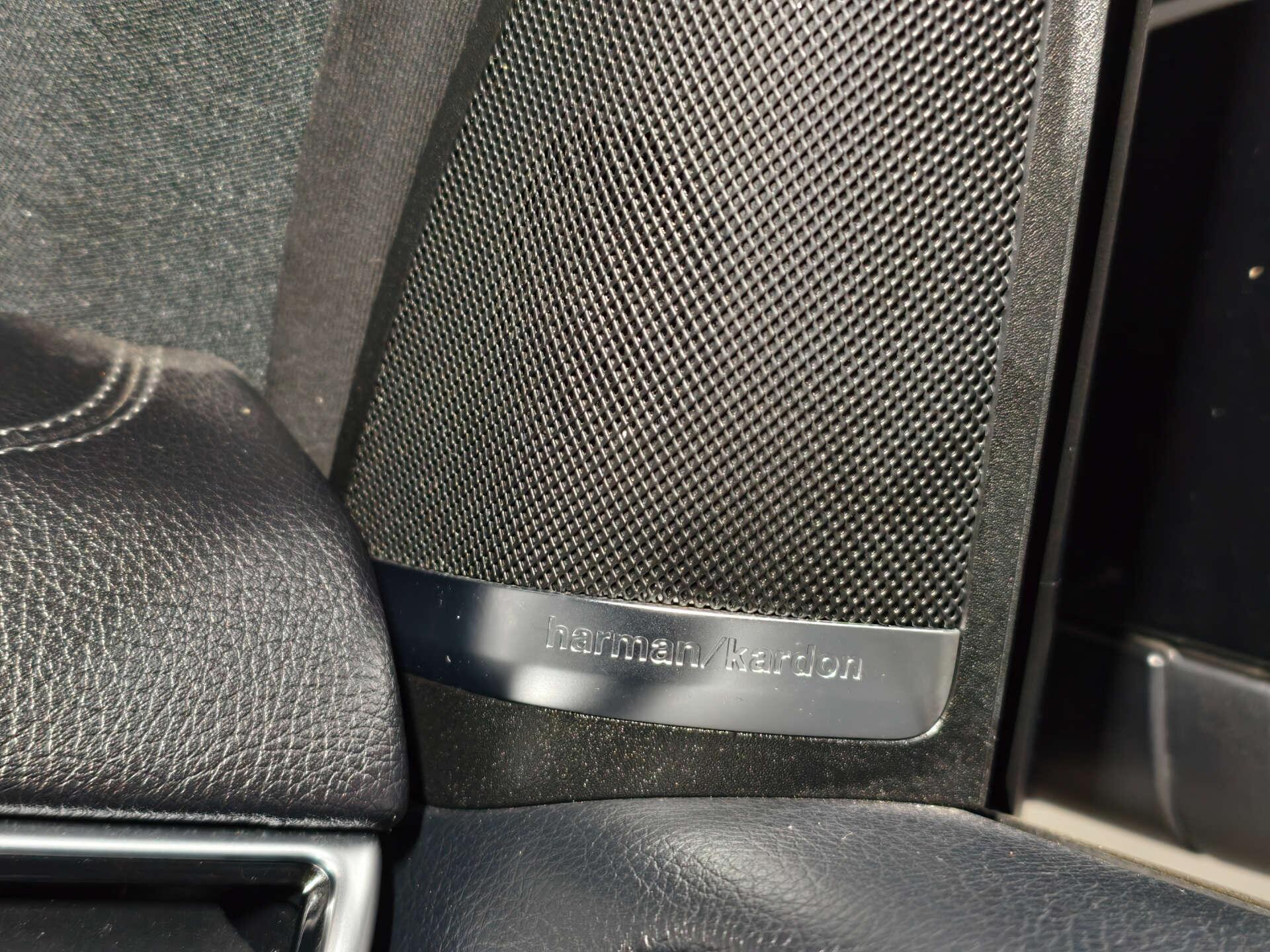 Mercedes-Benz GLS view 34
