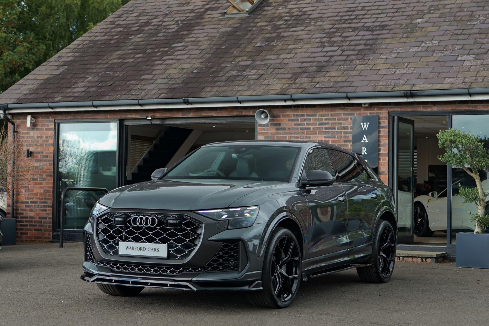 Audi RSQ8 view 3