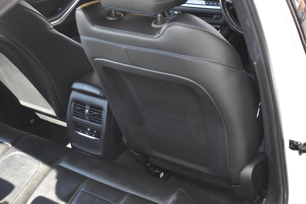 BMW 3 Series view 29
