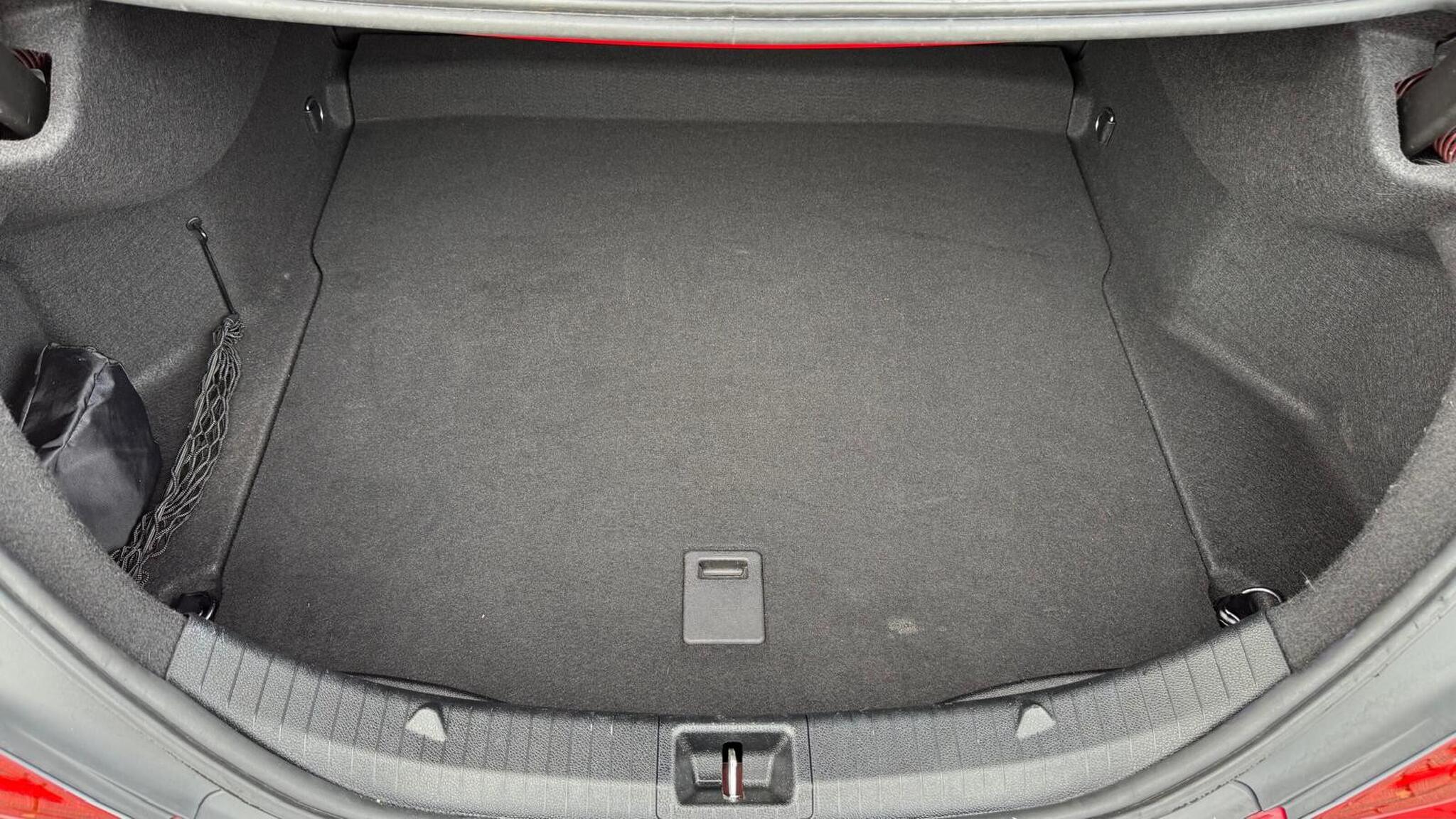 Mercedes-Benz Cla view 9