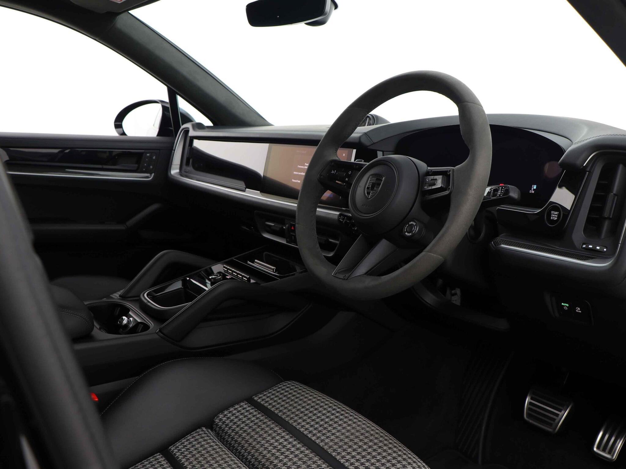 Porsche Cayenne view 34