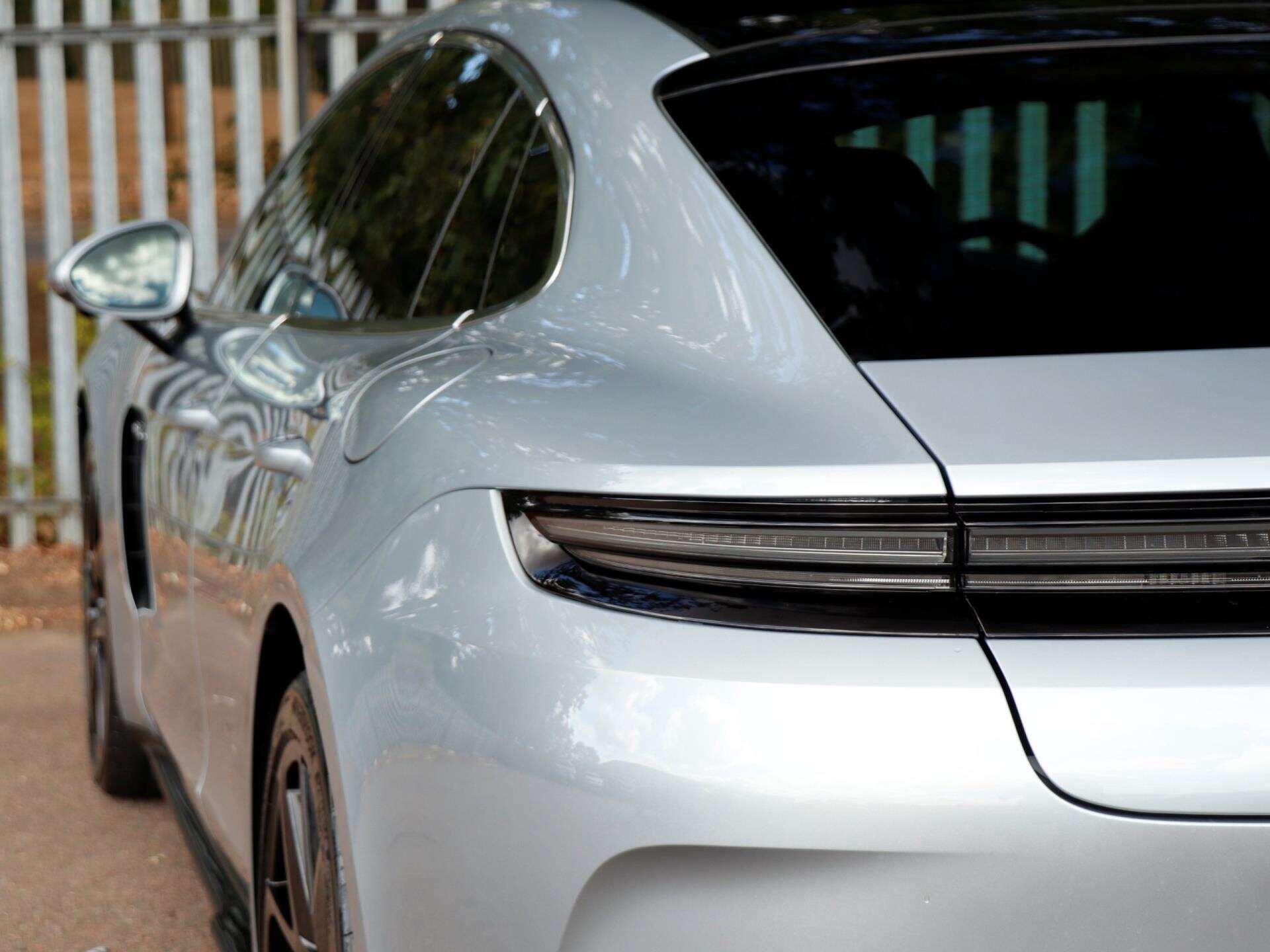 Porsche Panamera view 29