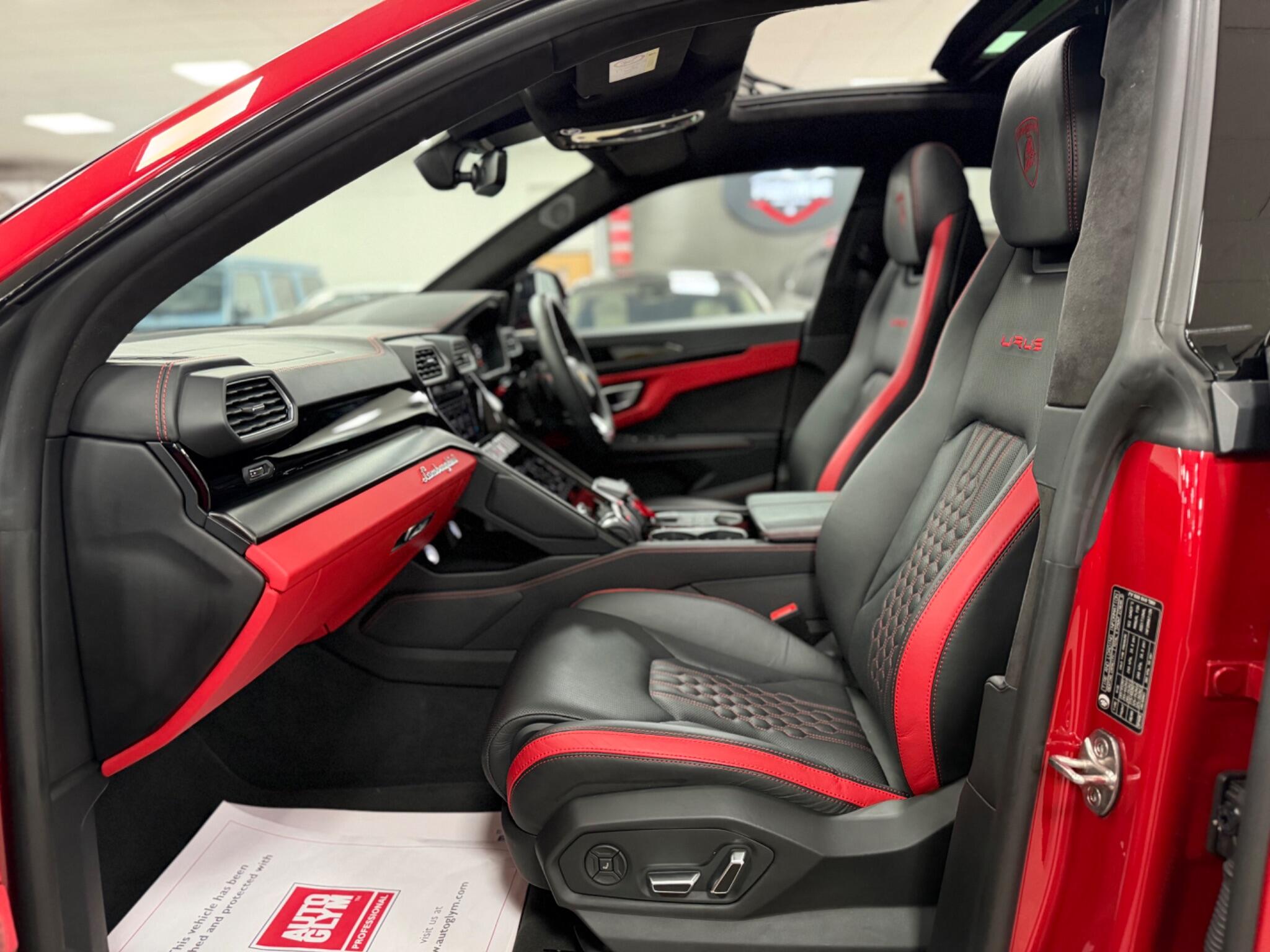Lamborghini Urus view 39