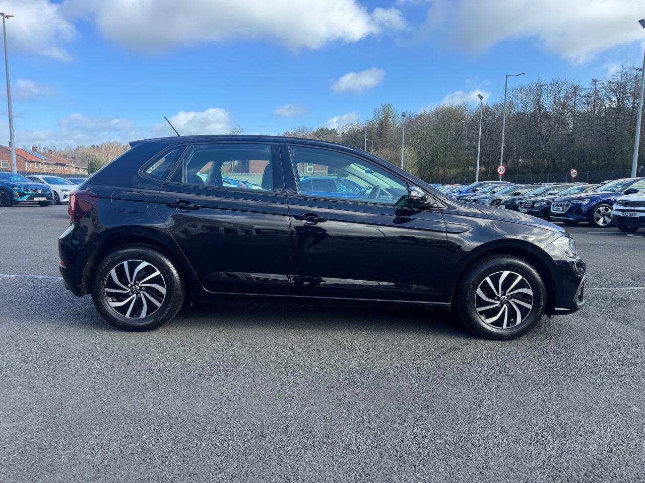 Volkswagen Polo view 6