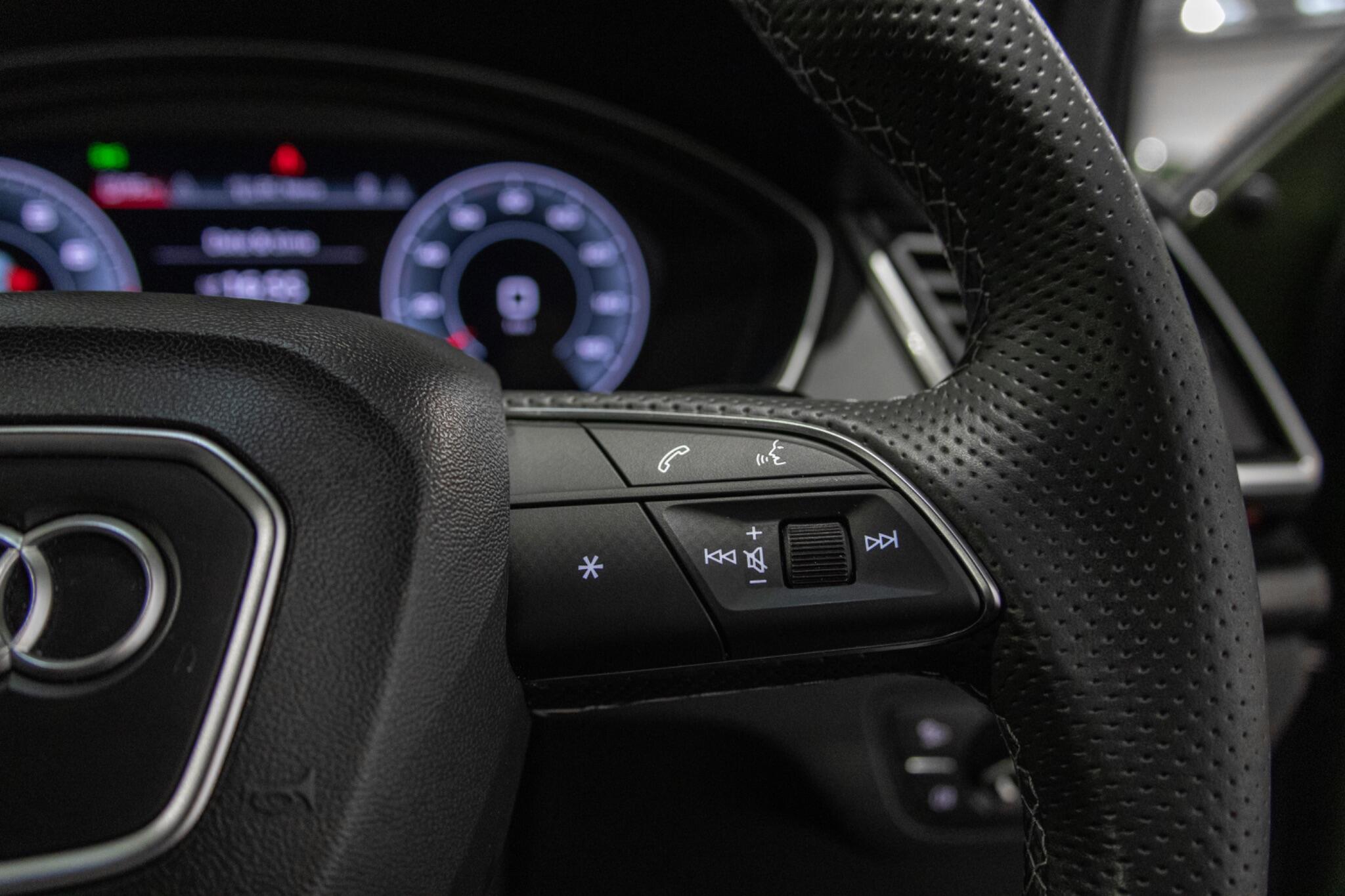 Audi Q5 view 32