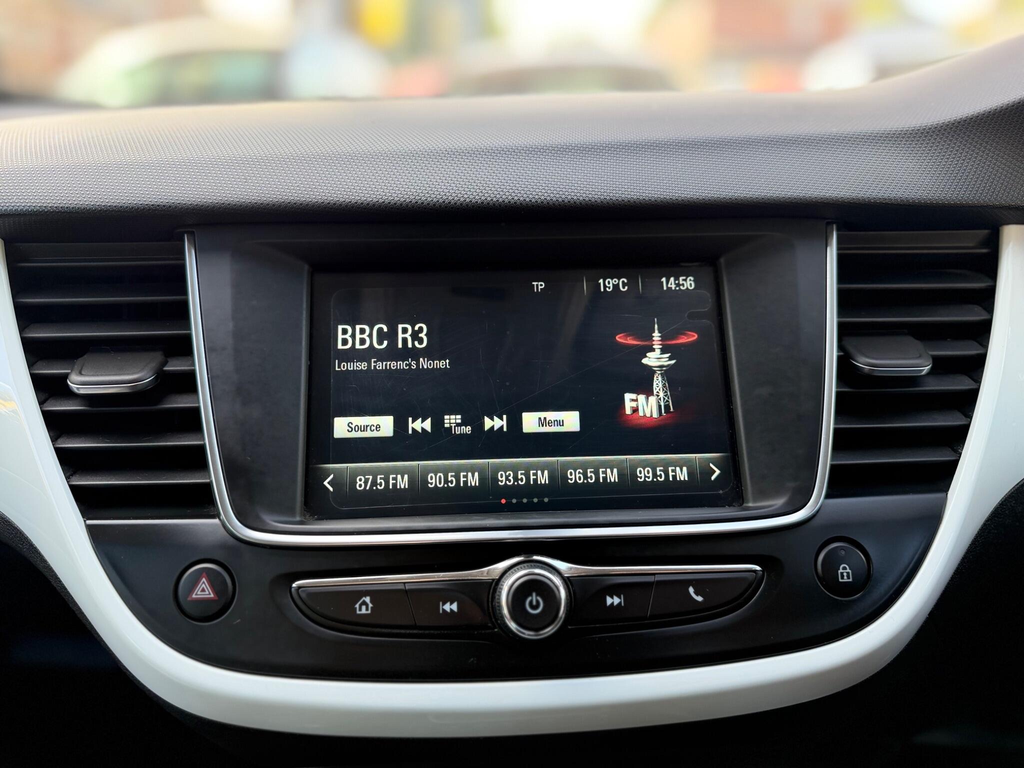 Vauxhall Crossland X view 56