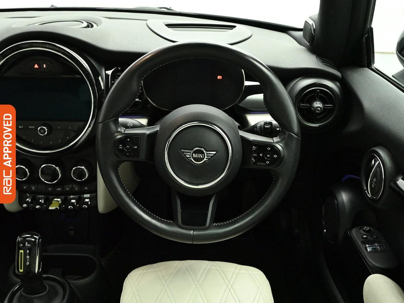 MINI Hatch view 10