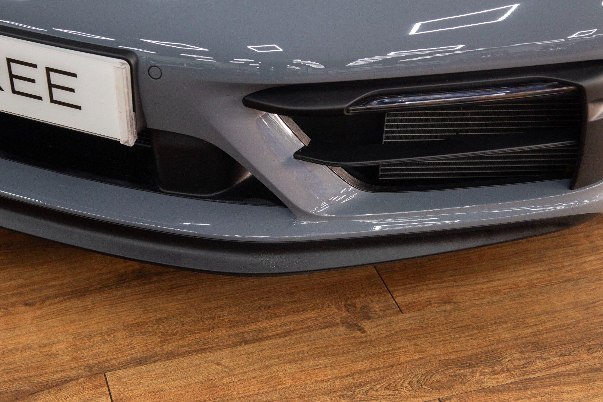 Porsche 911 view 13