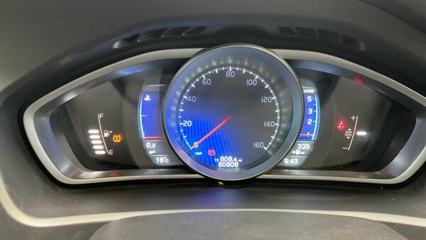Volvo V40 view 10