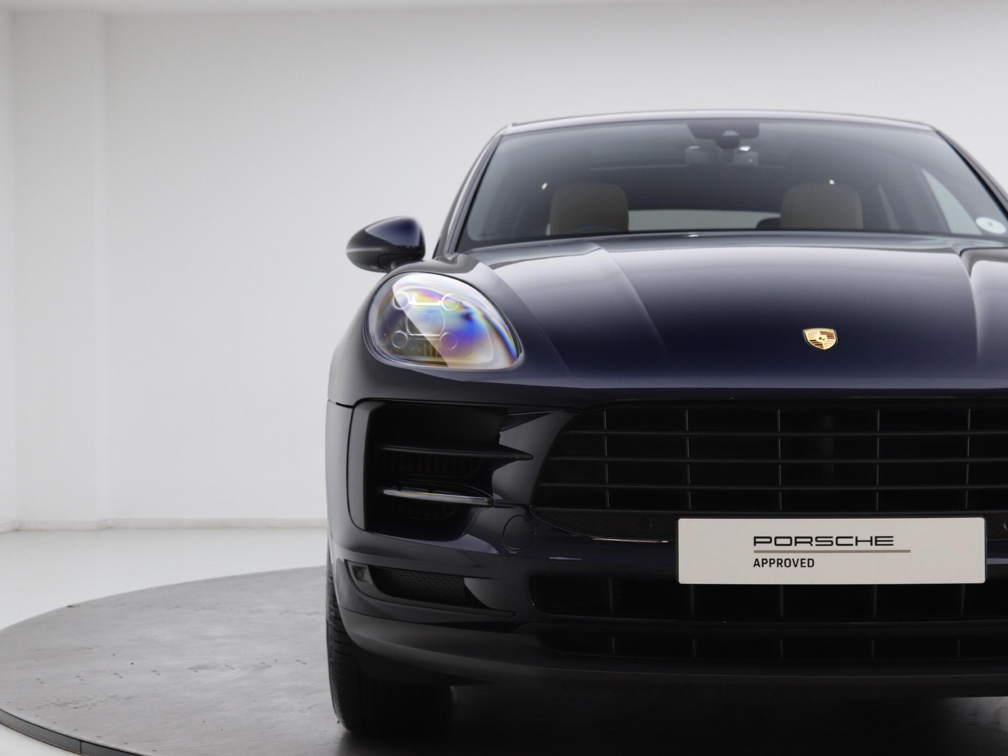 Porsche Macan view 22