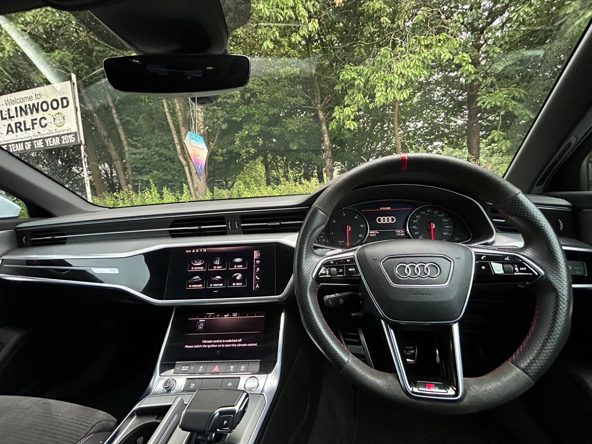 Audi A6 view 14