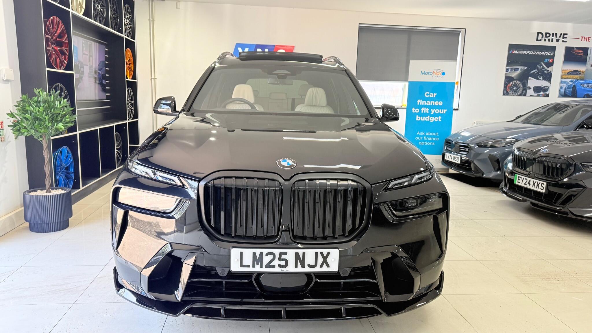 BMW X7 view 73