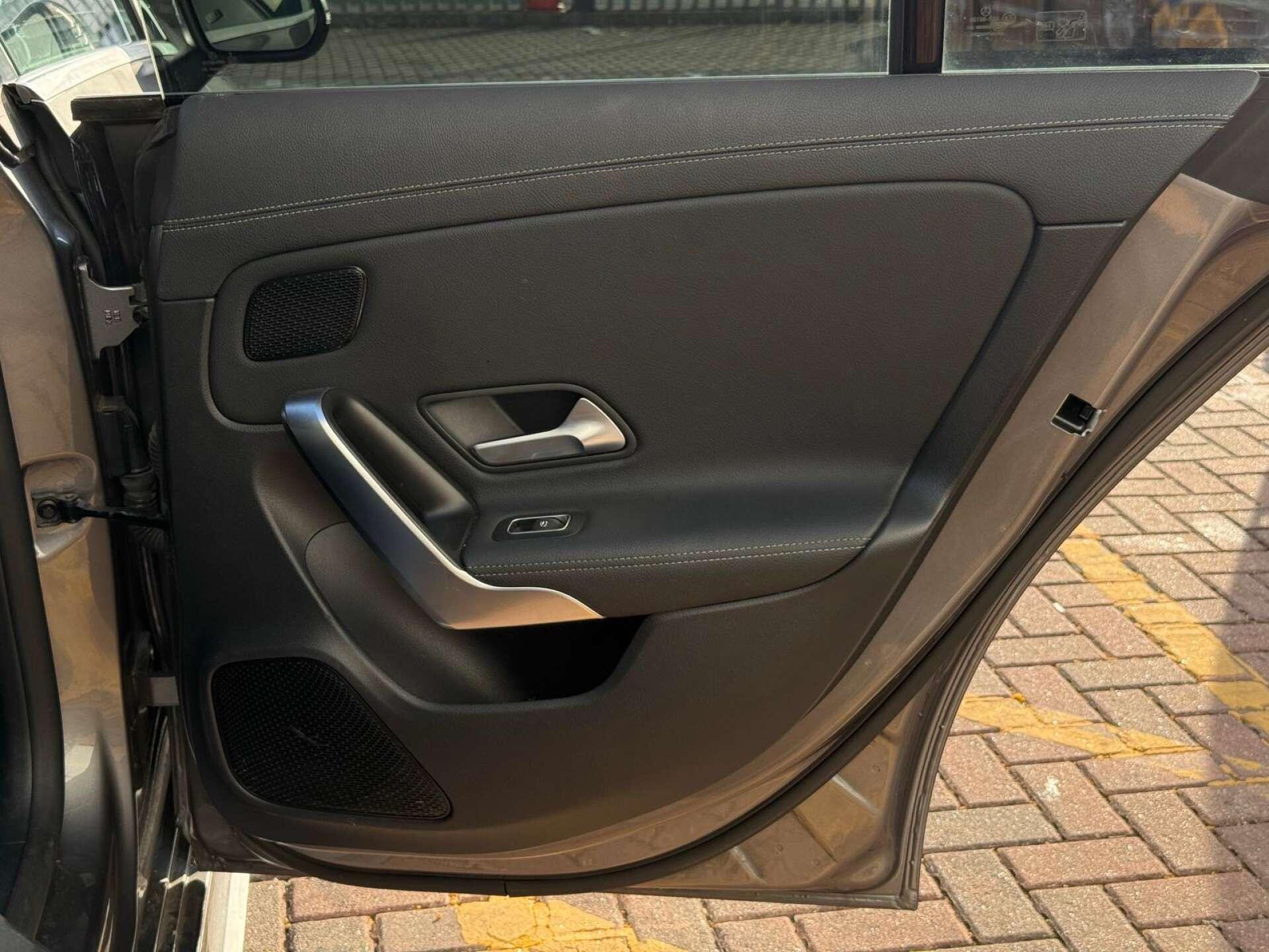 Mercedes-Benz Cla view 27