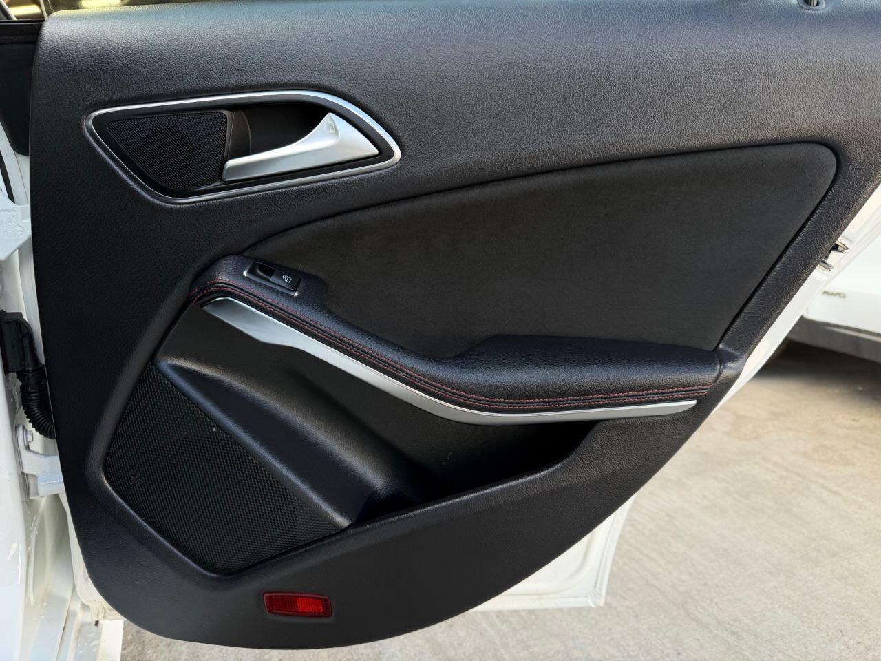 Mercedes-Benz Cla view 16