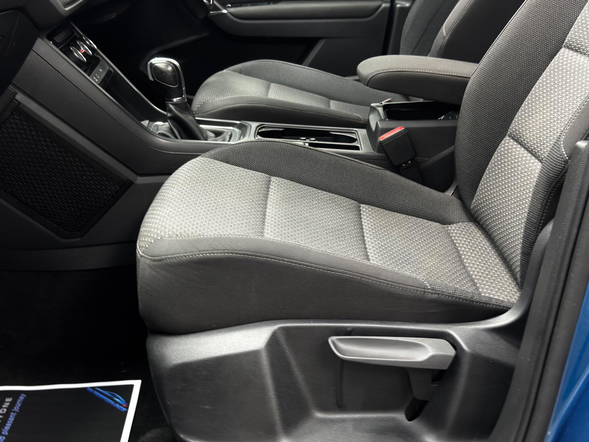 Volkswagen Touran view 52