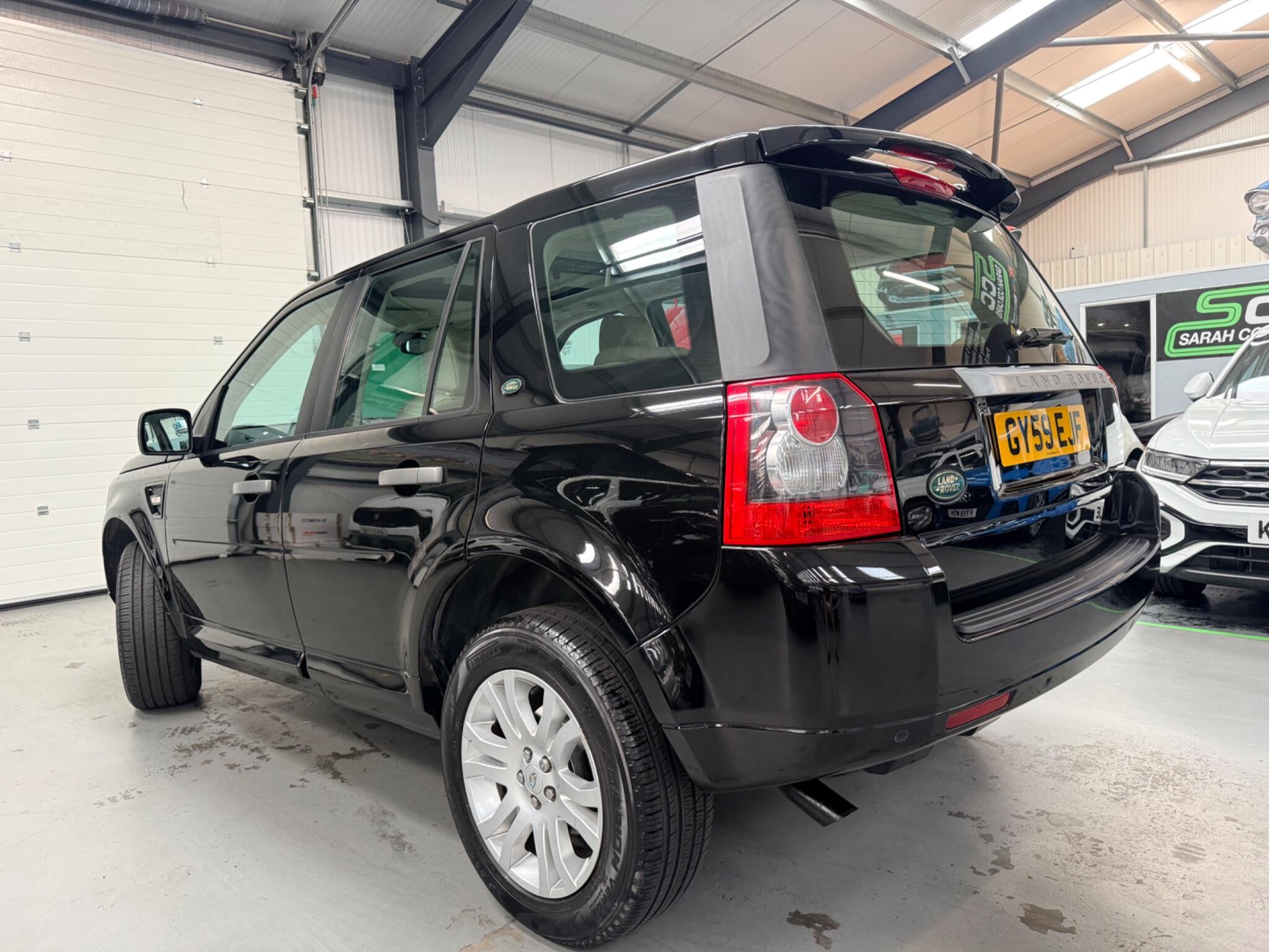 Land Rover Freelander view 9