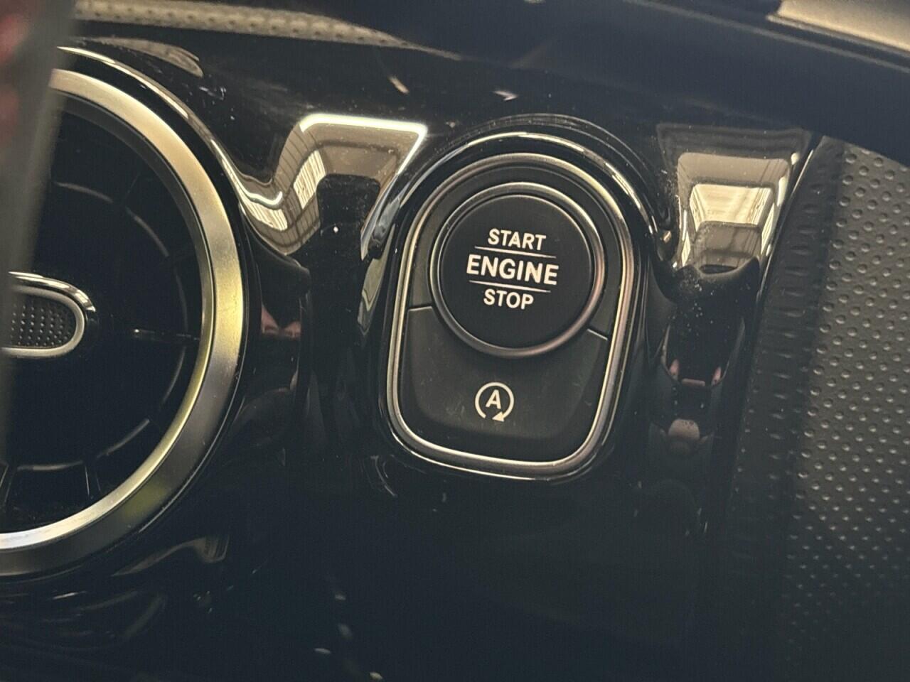 Mercedes-Benz A-Class view 35