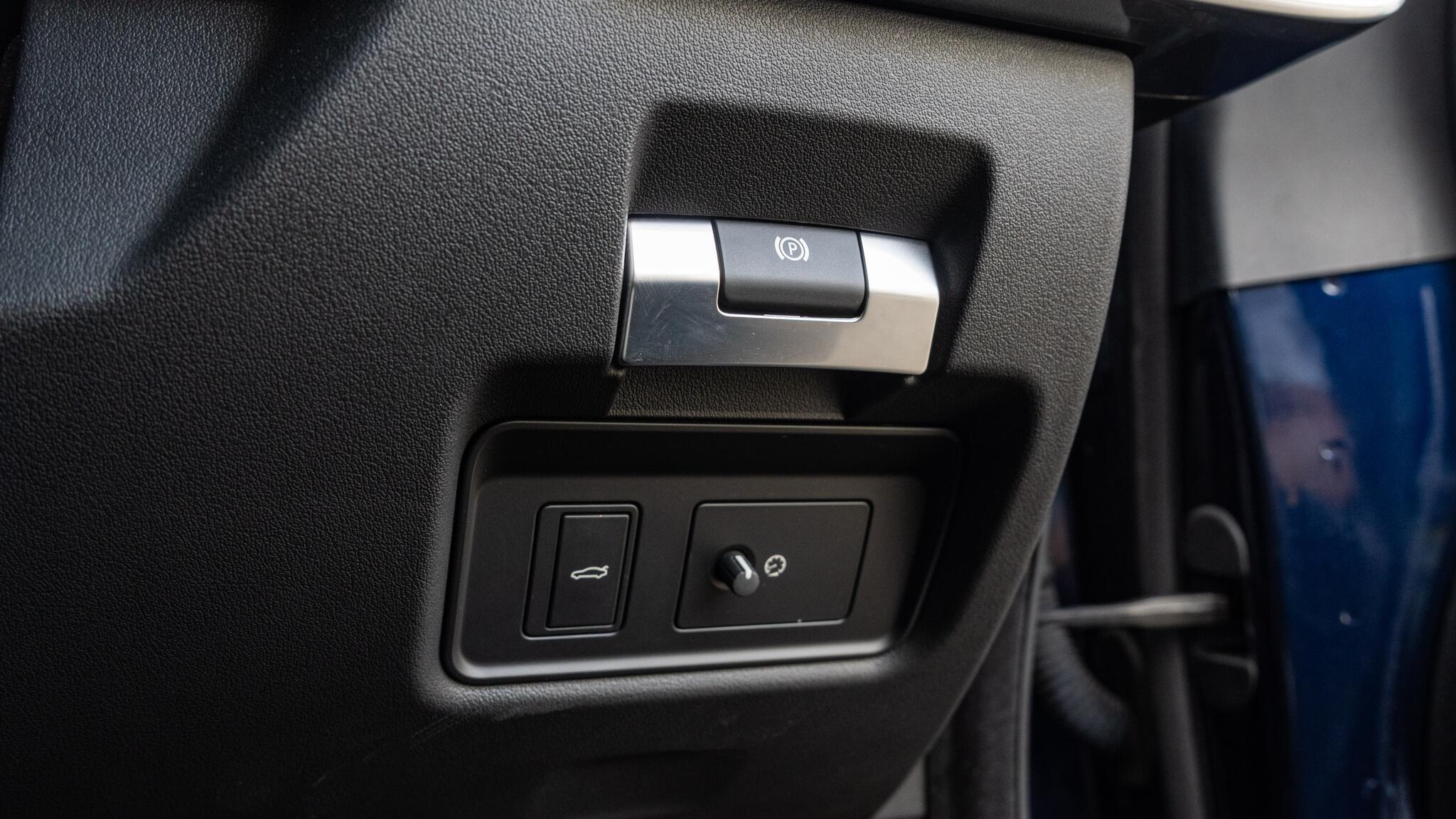 Jaguar Xe view 84