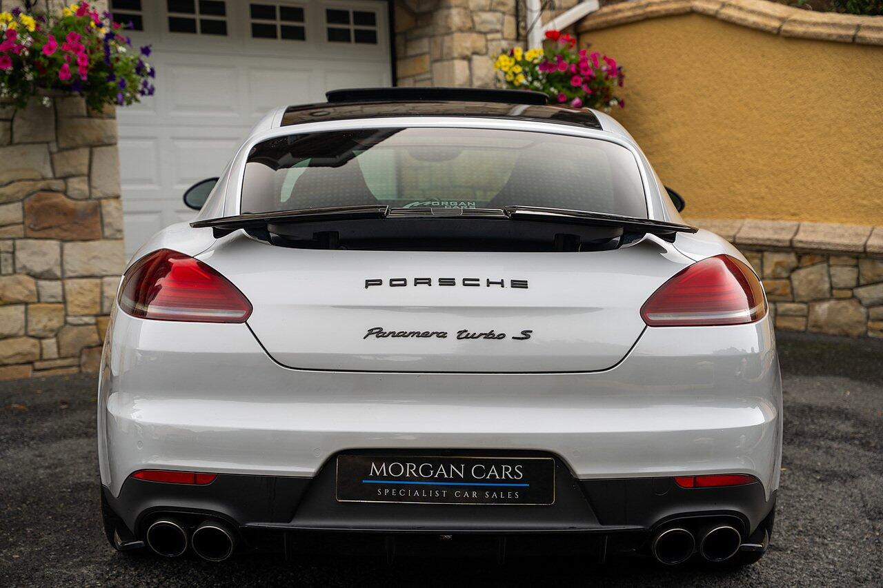 Porsche Panamera view 16