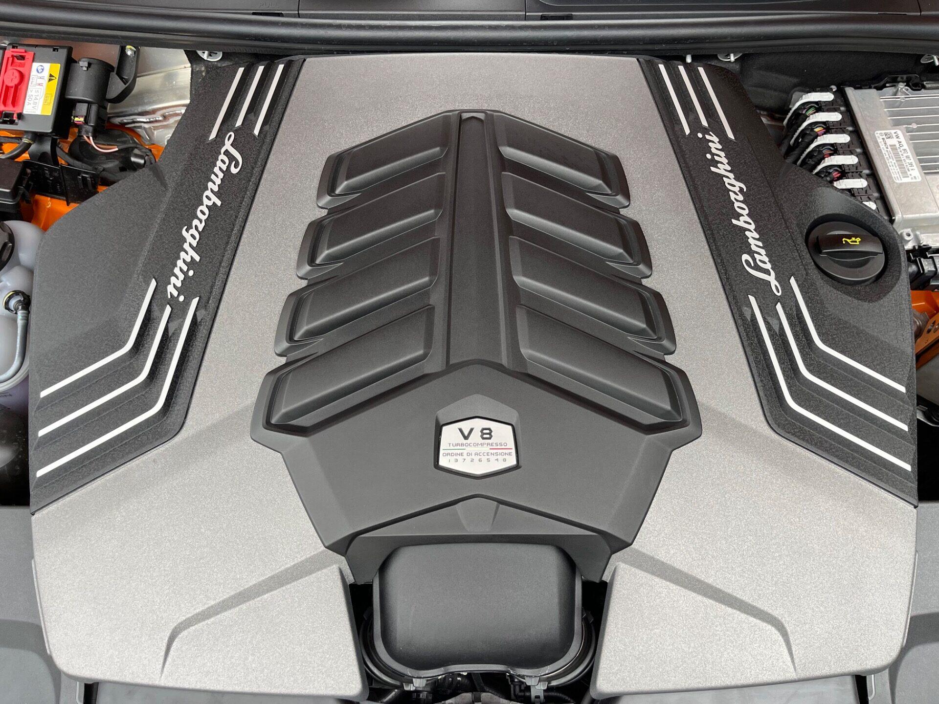 Lamborghini Urus view 78
