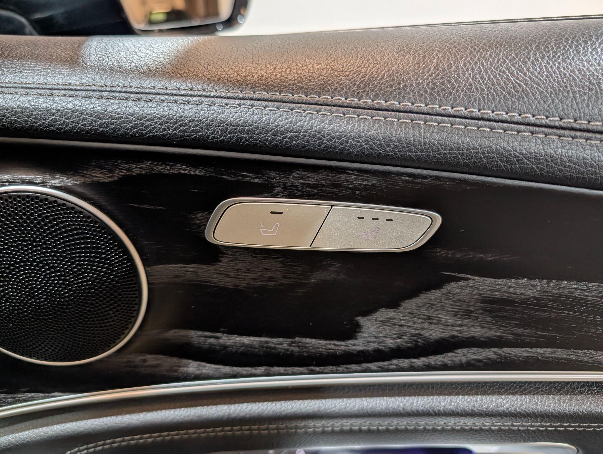 Mercedes-Benz E-Class view 35